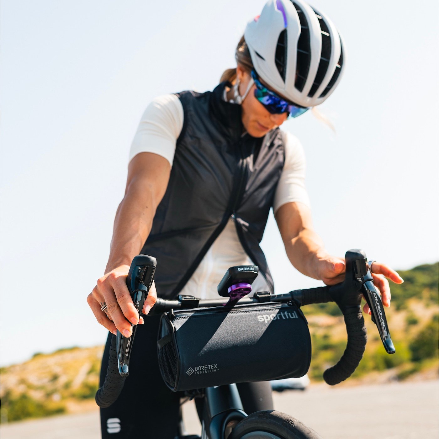 borsa-bici-manubrio-816ewr-1.jpg Borsa manubrio Sportful Moon Nero Taglia unica / Nero - immagine 1