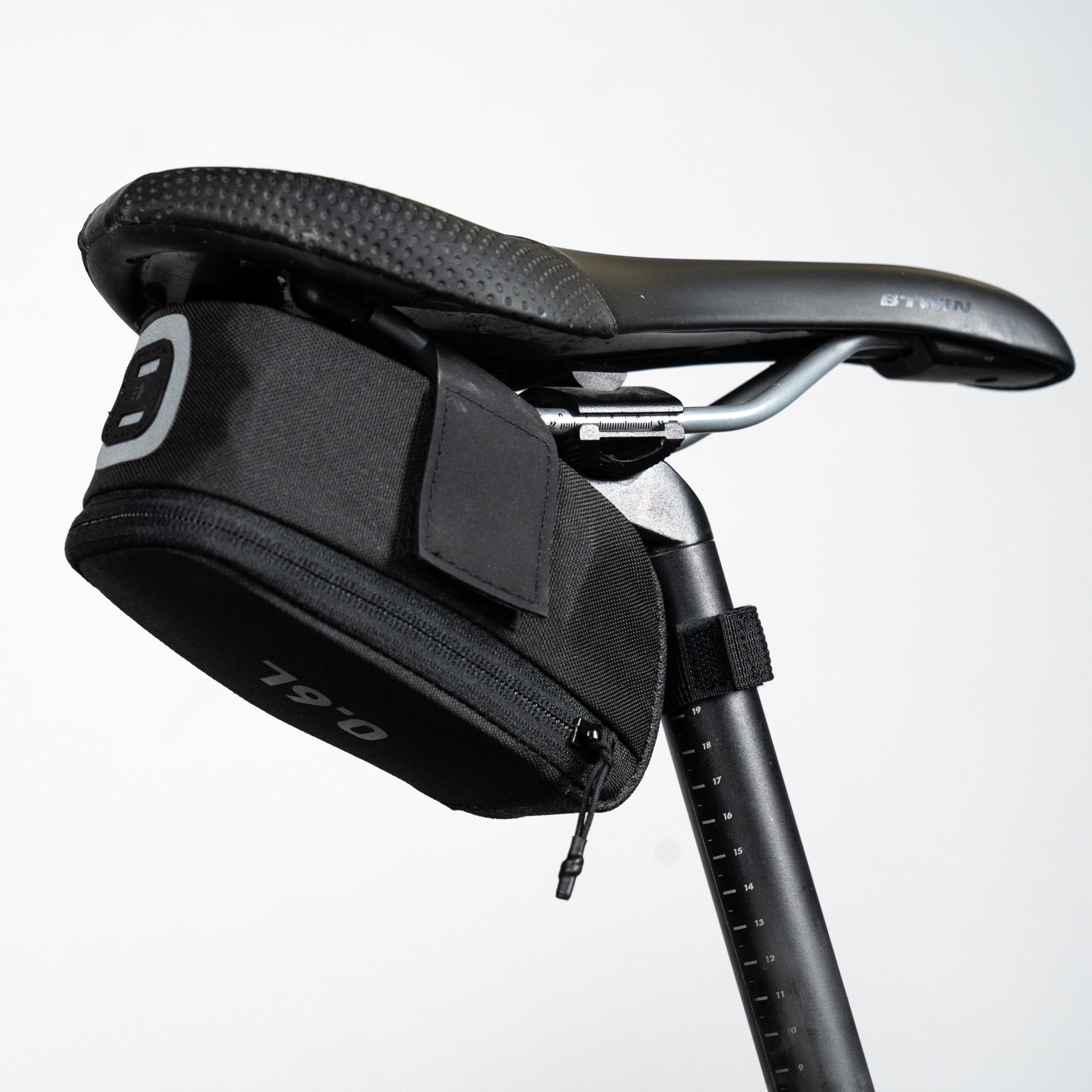 borse-da-bici-decathlon-440spr-1.jpg Borse Bici: Laterali, Posteriori e da Telaio | Decathlon - immagine 1