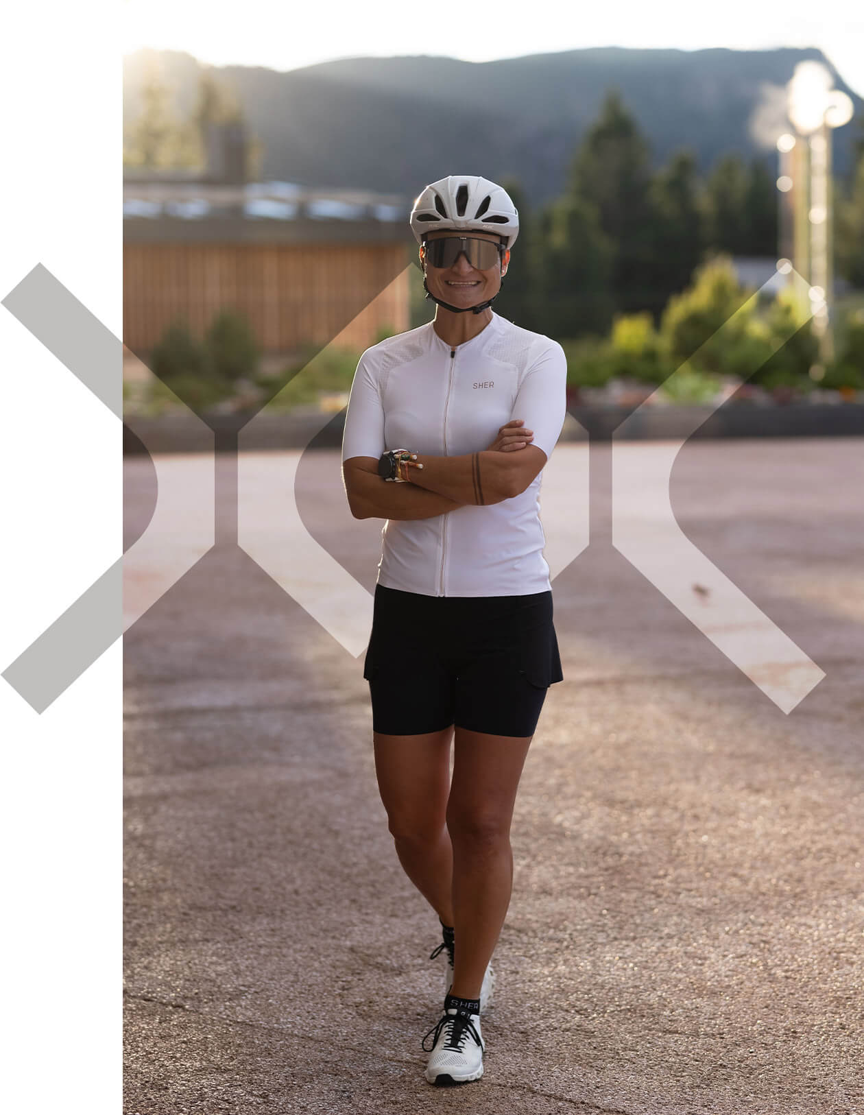 pantaloni-da-ciclista-donna-234zon-1.jpg Pantaloncino Ciclismo E Allenamento Donna Con Fondello Removibile Futuro Nero - immagine 1