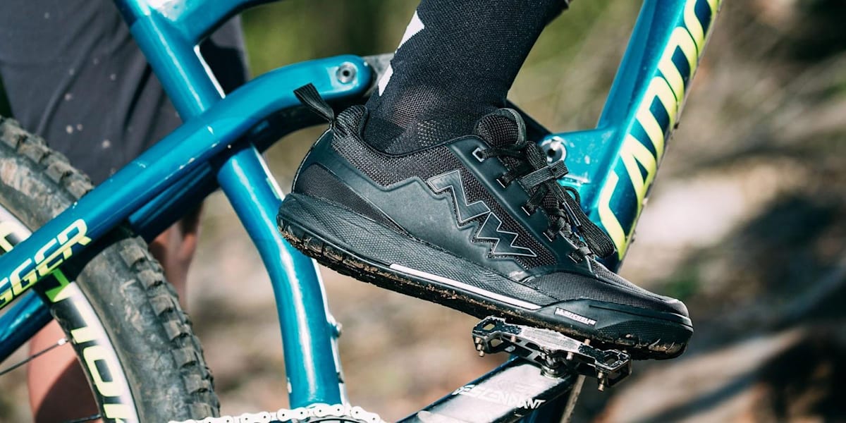 scarpe-da-bici-986twd-1.jpg Guida pratica MTB: Le migliori scarpe per pedali flat - immagine 1